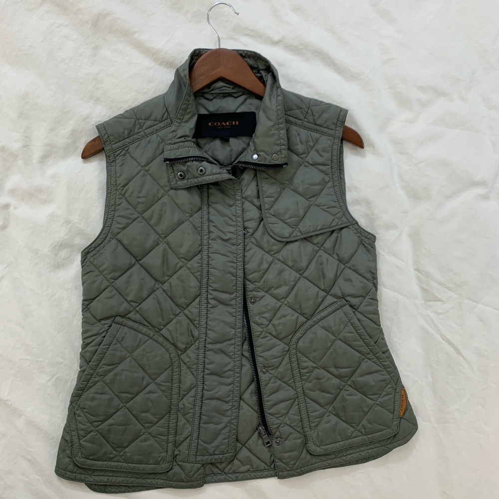 Coach quilted vest size small